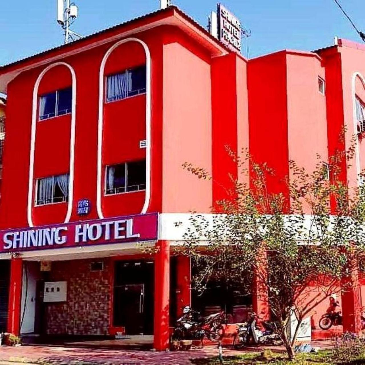 Shining Hotel Bestari Jaya Buitenkant foto